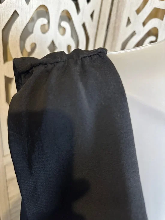 Trouvé Black Deep V sleeveless blouse Size M - Picture 6 of 12